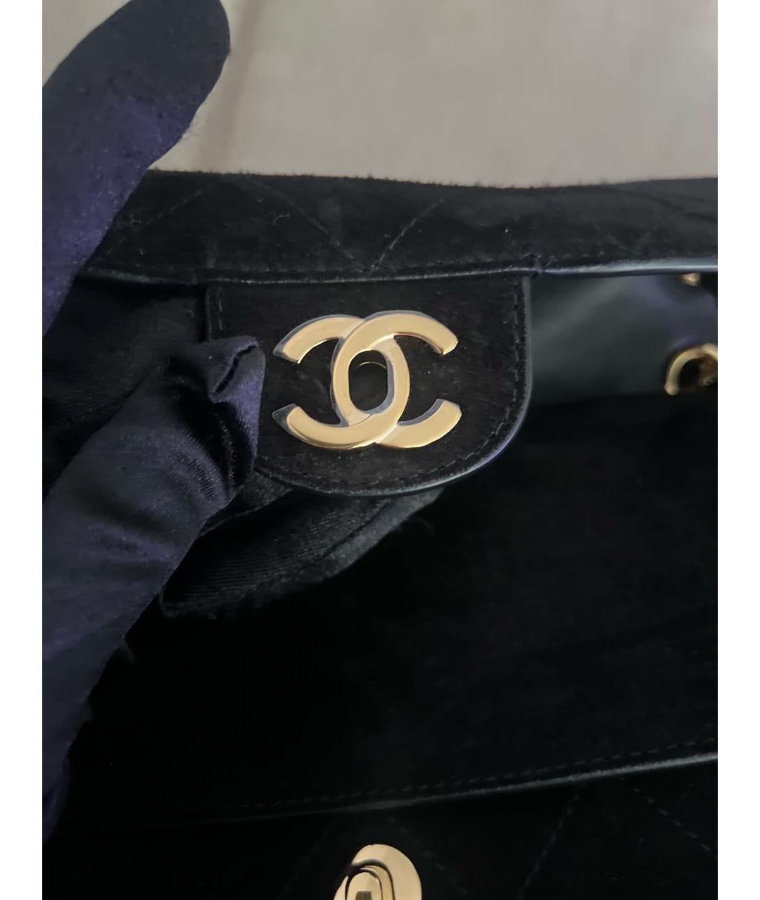 CHANEL Черная замшевая сумка с короткими ручками, фото 6