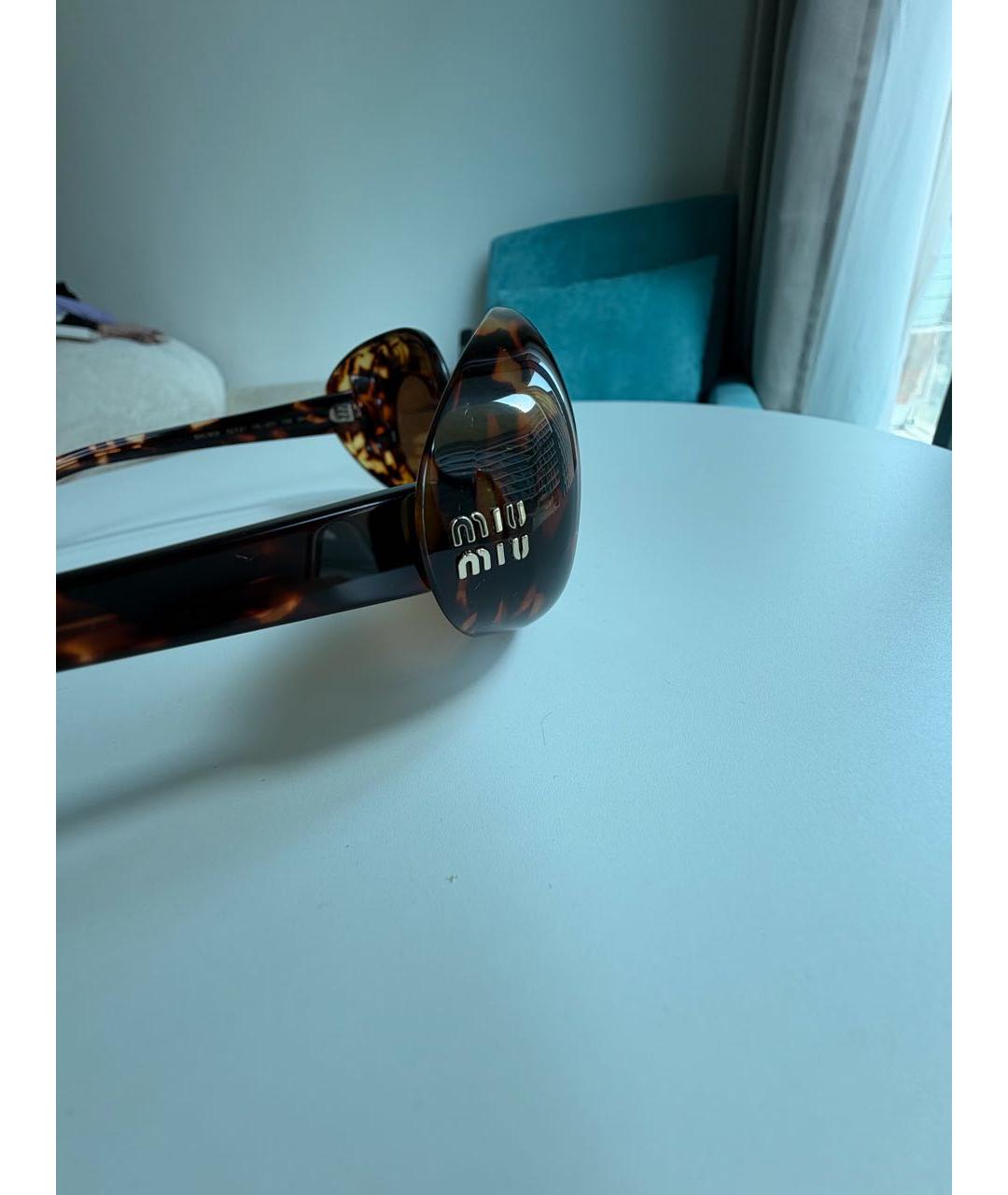 MIU MIU Коричневые пластиковые солнцезащитные очки, фото 3