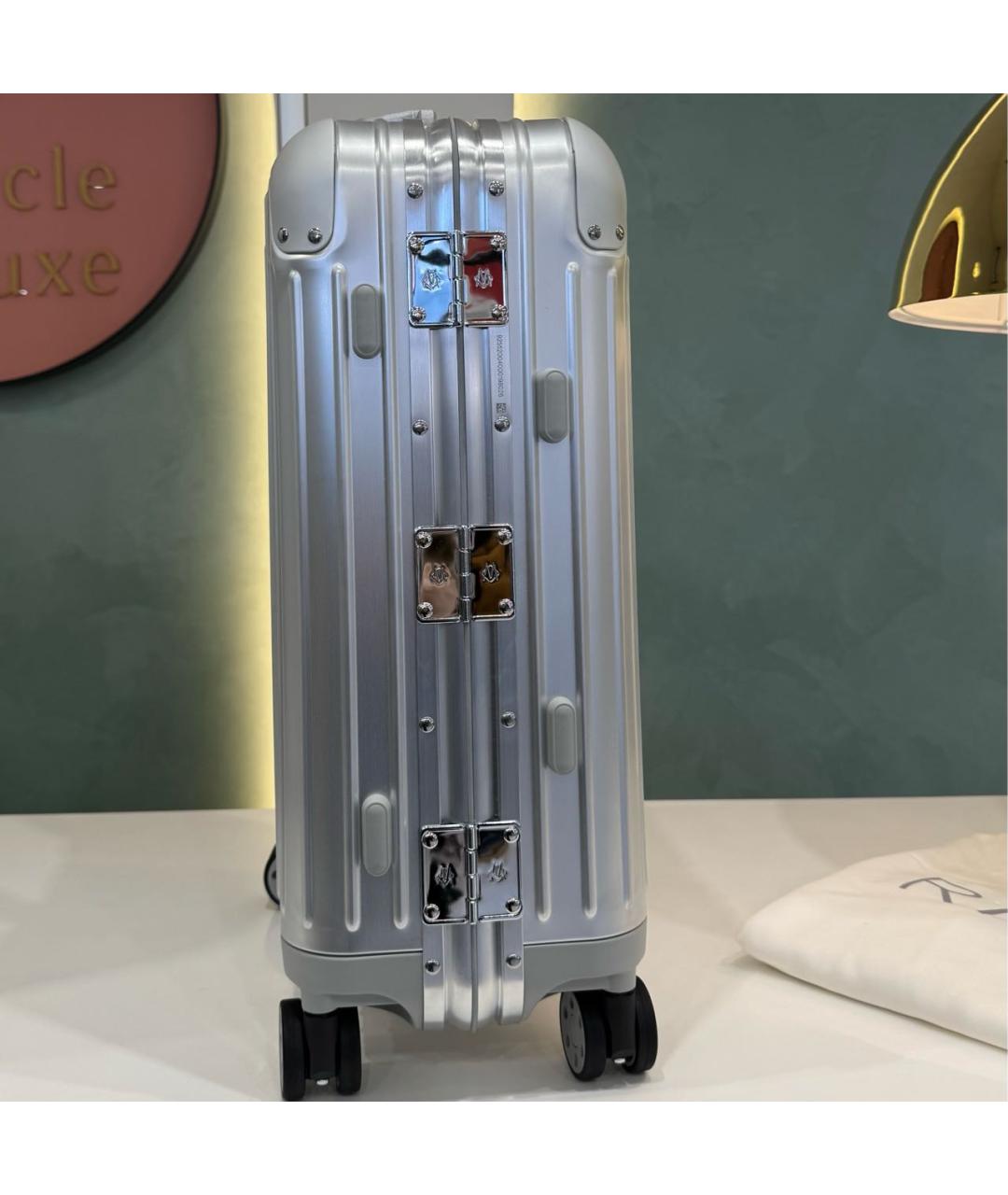 Rimowa Серебряный чемодан, фото 3