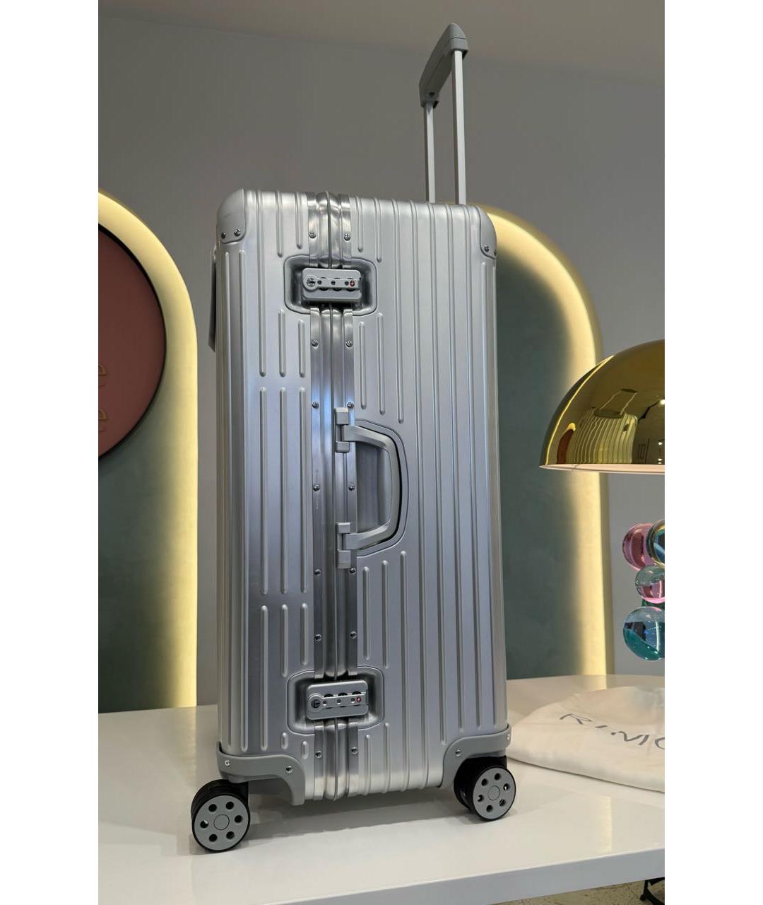 Rimowa Серебряный чемодан, фото 5
