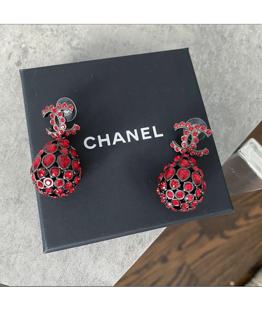 CHANEL Красные металлические серьги, фото 5