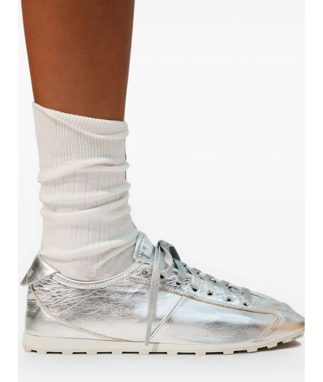 JACQUEMUS Серебряные кожаные кроссовки, фото 2