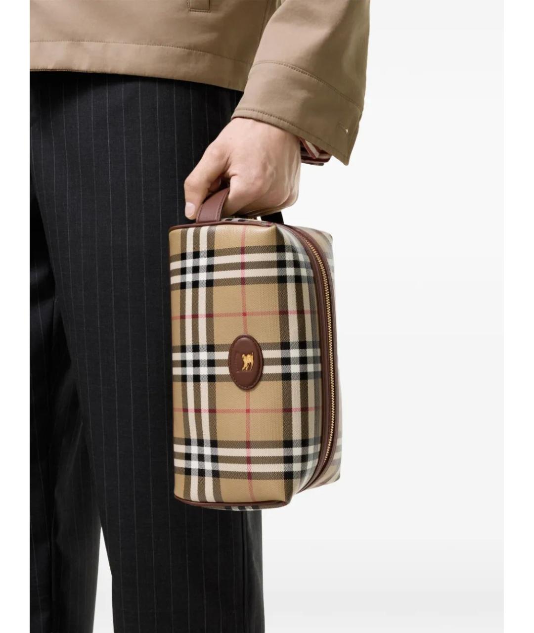 BURBERRY Бежевая косметичка, фото 5