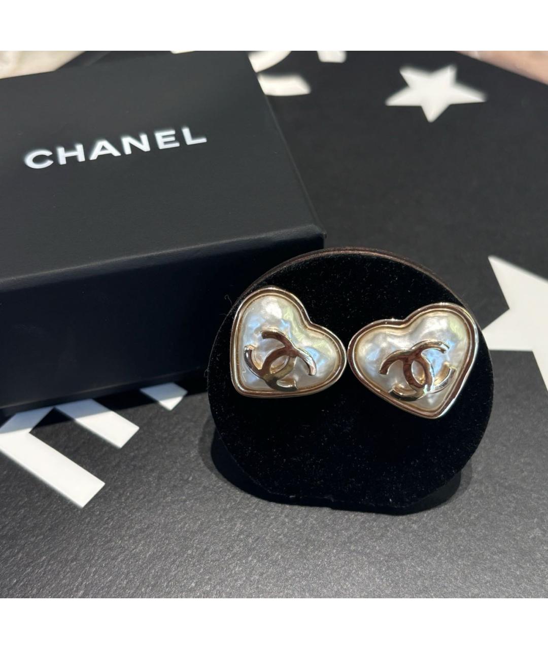 CHANEL Белые металлические серьги, фото 7