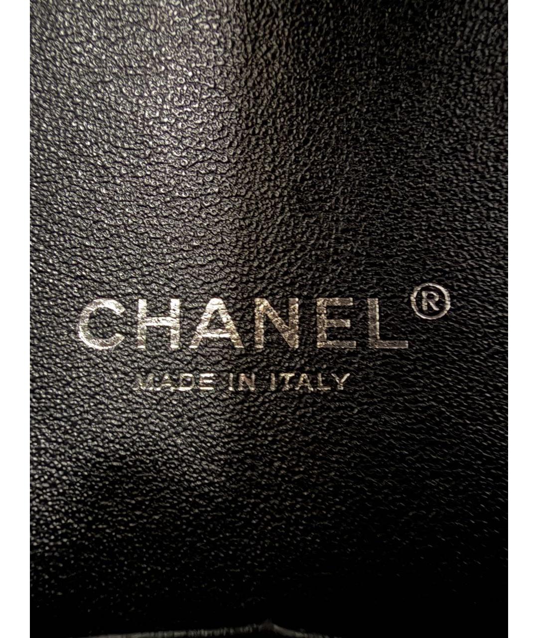 CHANEL Черная сумка через плечо из лакированной кожи, фото 5