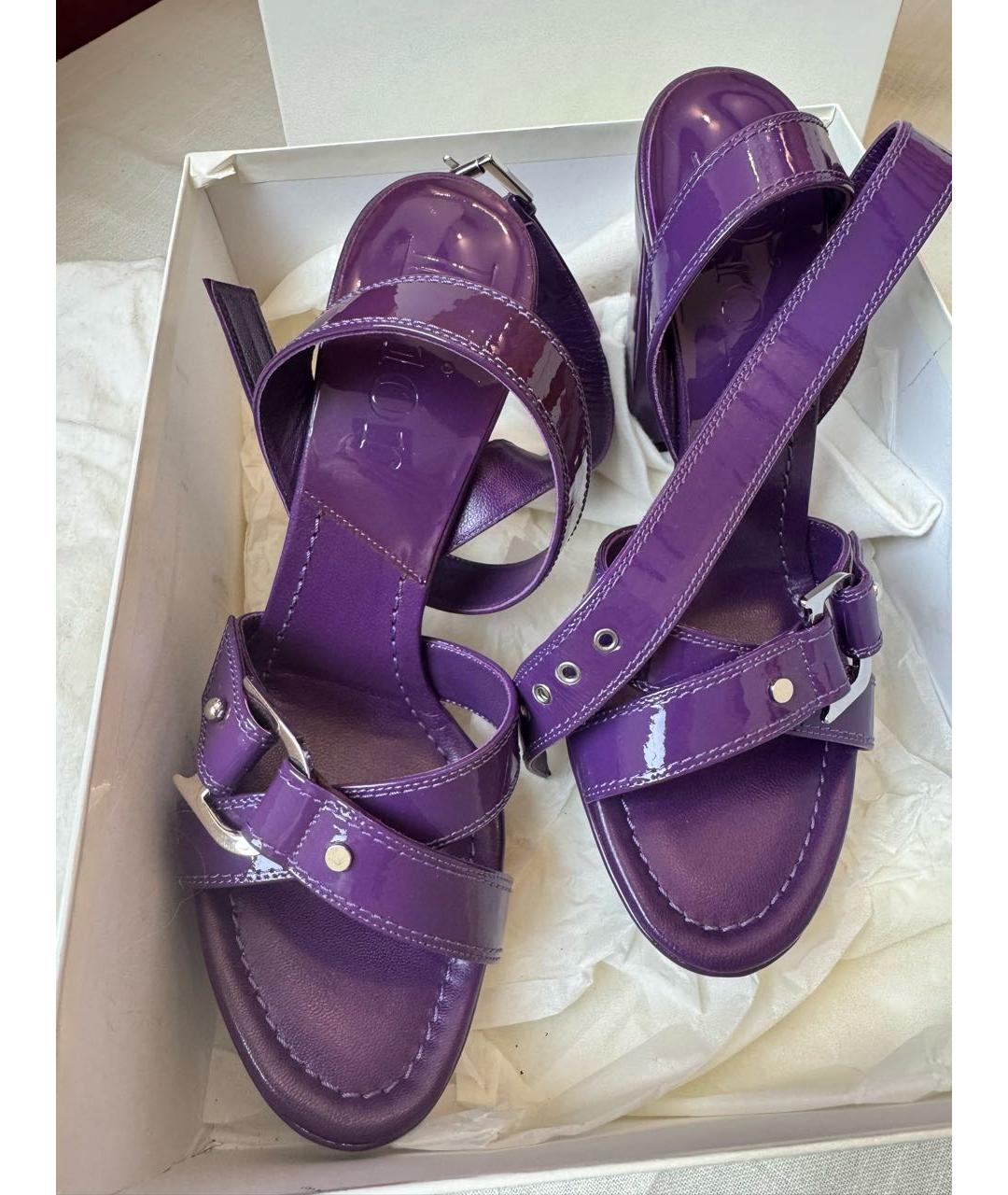 CHRISTIAN DIOR Фиолетовые босоножки из лакированной кожи, фото 2