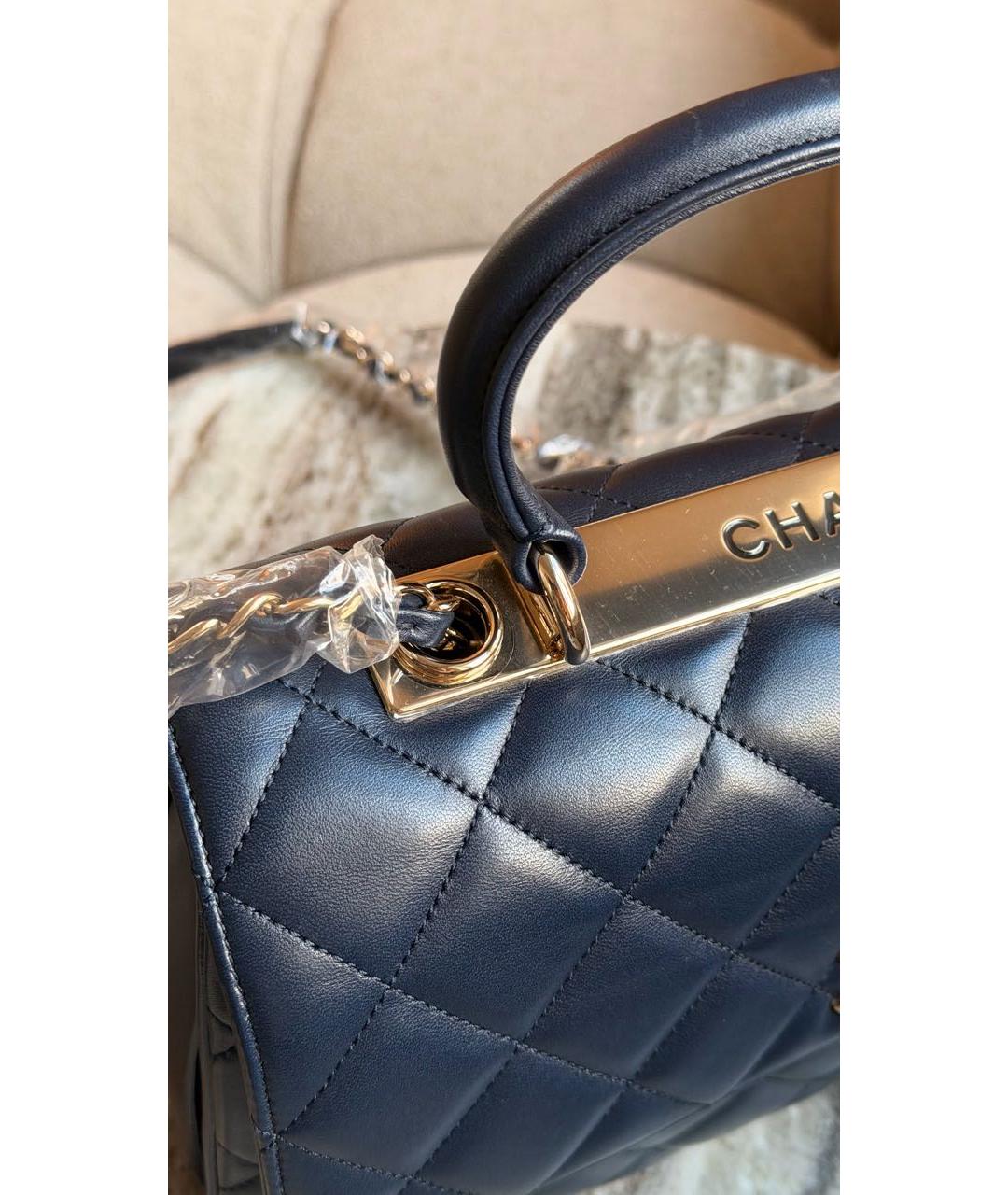 CHANEL Темно-синяя кожаная сумка через плечо, фото 4