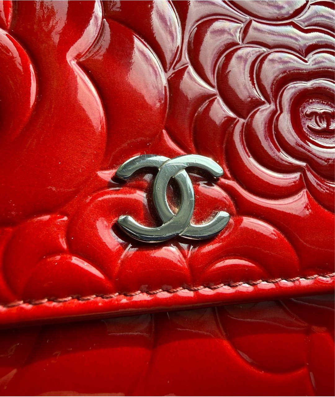 CHANEL Красная сумка через плечо из лакированной кожи, фото 3