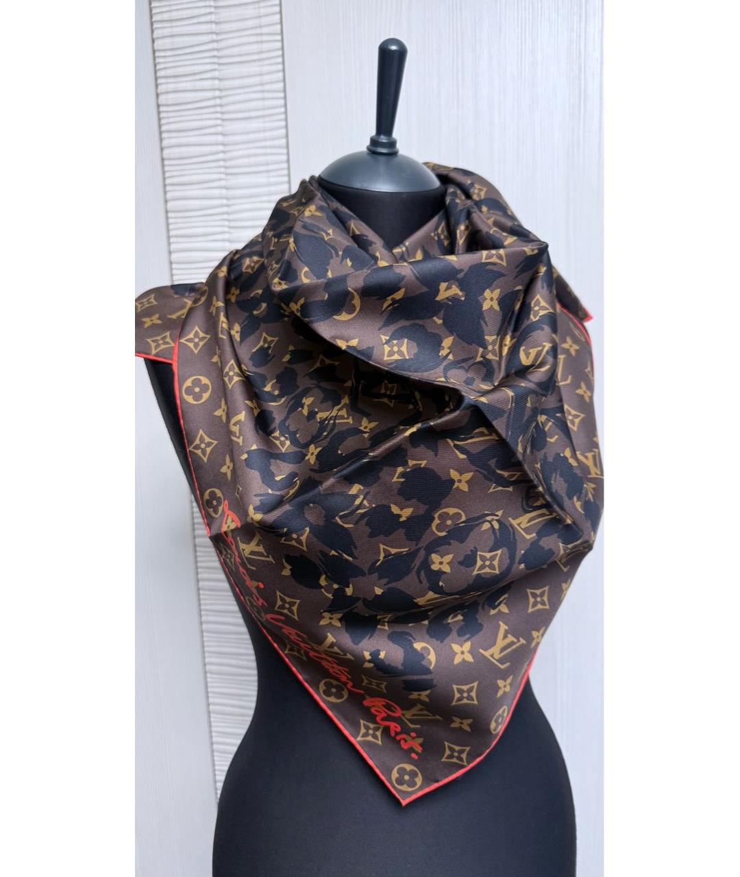 LOUIS VUITTON Коричневый шелковый платок, фото 3