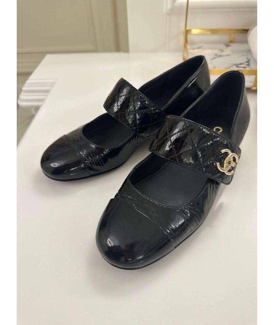 CHANEL Черные туфли из лакированной кожи, фото 3