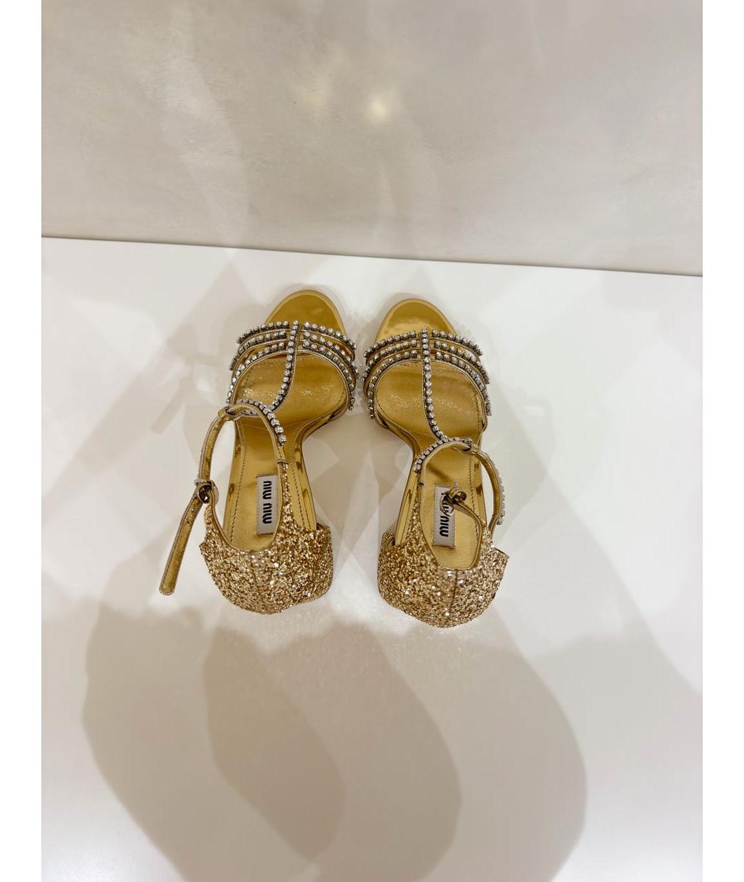 MIU MIU Золотые кожаные босоножки, фото 3
