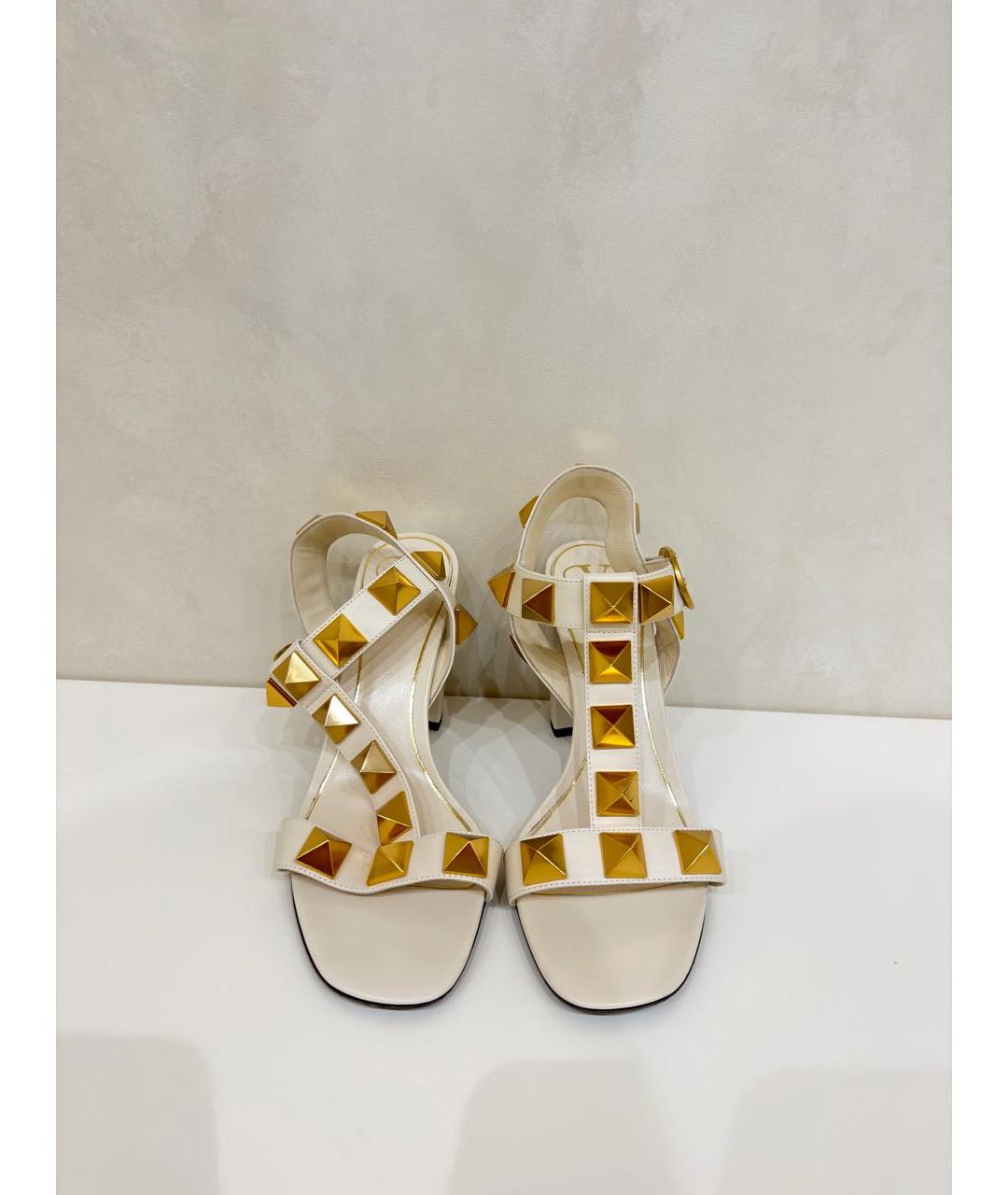 VALENTINO Бежевые кожаные босоножки, фото 2
