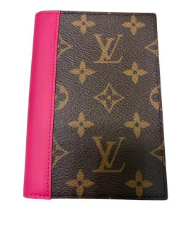 LOUIS VUITTON Обложка/футляр