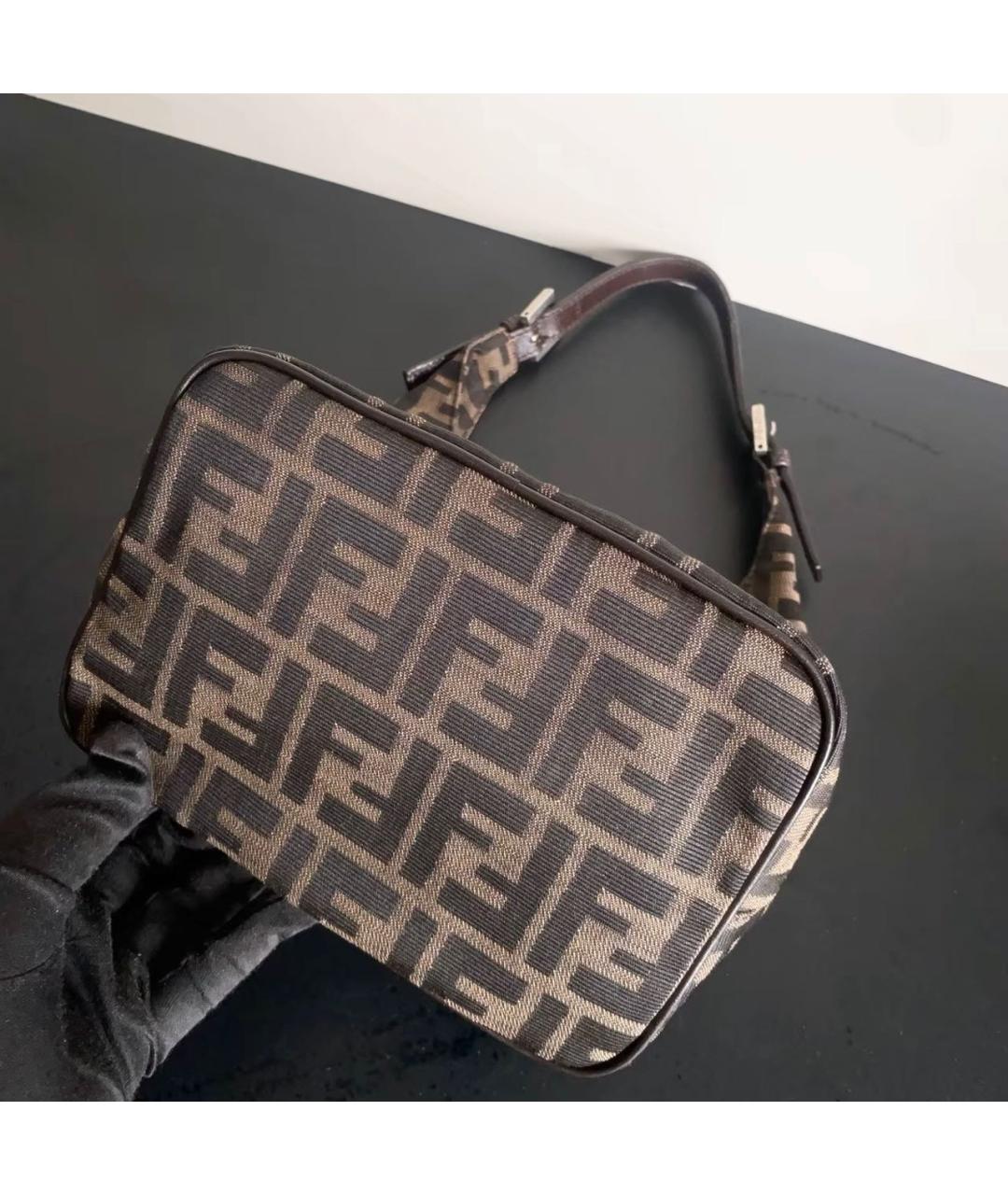 FENDI Коричневая тканевая сумка с короткими ручками, фото 2