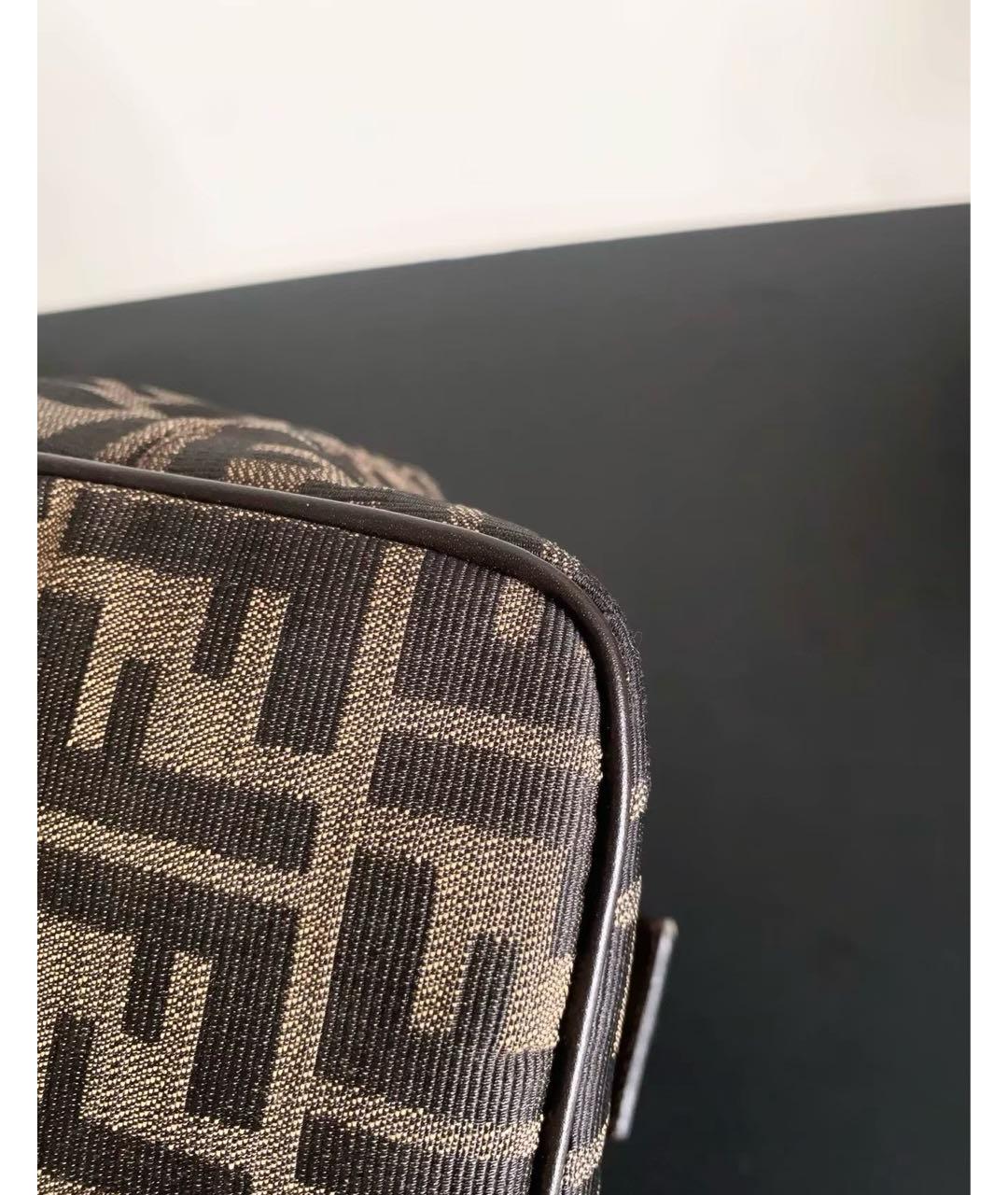 FENDI Коричневая тканевая сумка с короткими ручками, фото 4