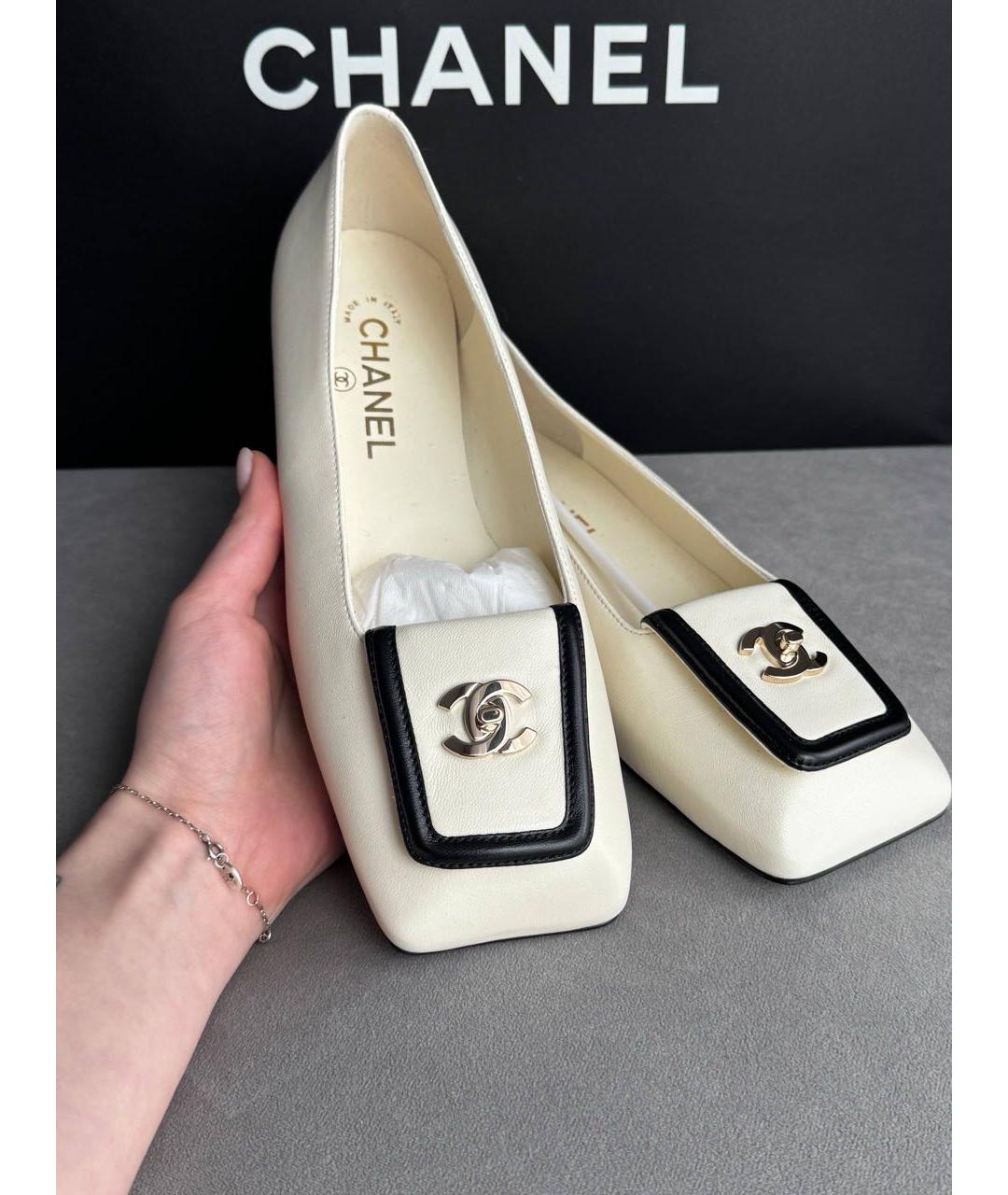 CHANEL Бежевые кожаные балетки, фото 2