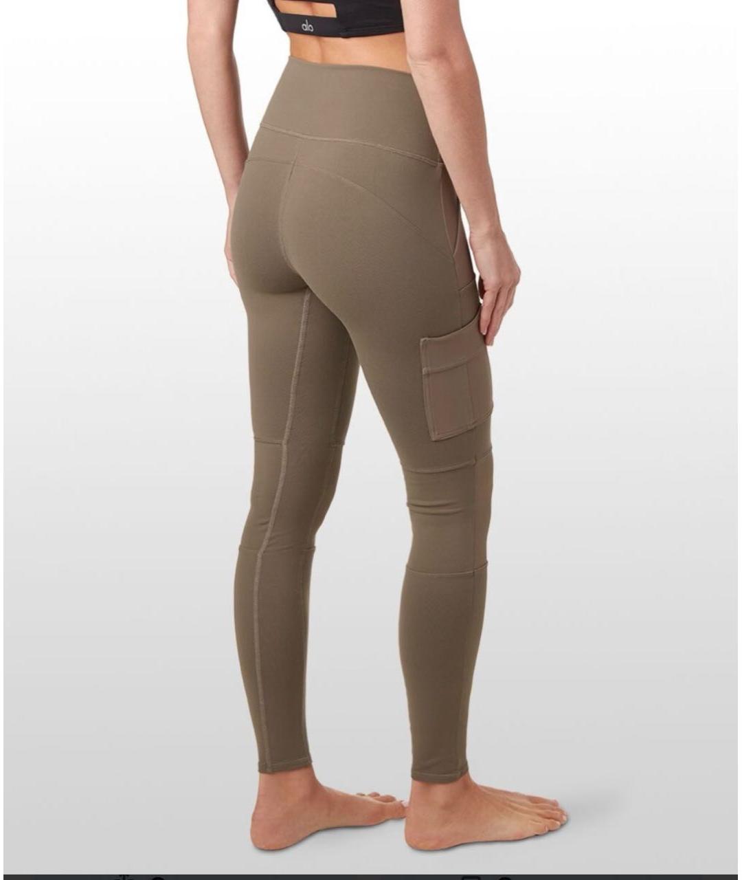 ALO YOGA Хаки полиэстеровые спортивные брюки и шорты, фото 6