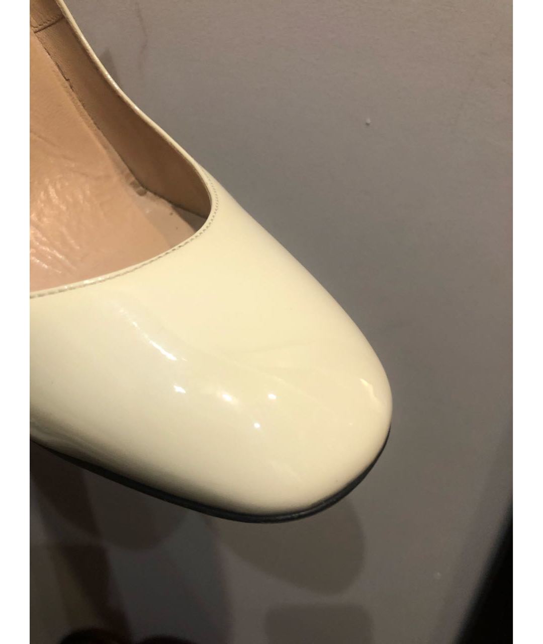 VALENTINO GARAVANI Белые туфли из лакированной кожи, фото 5