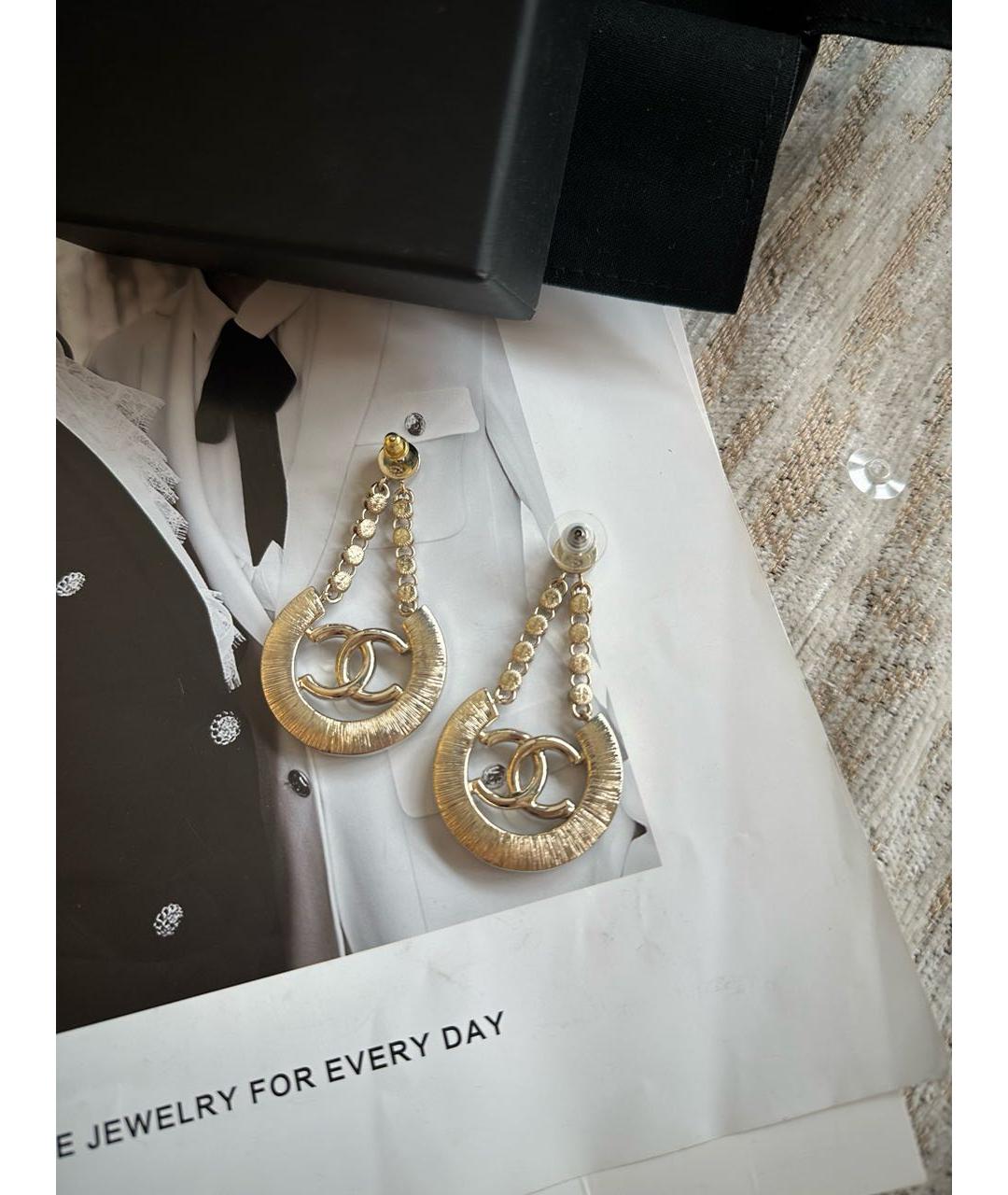 CHANEL Золотые серьги, фото 2