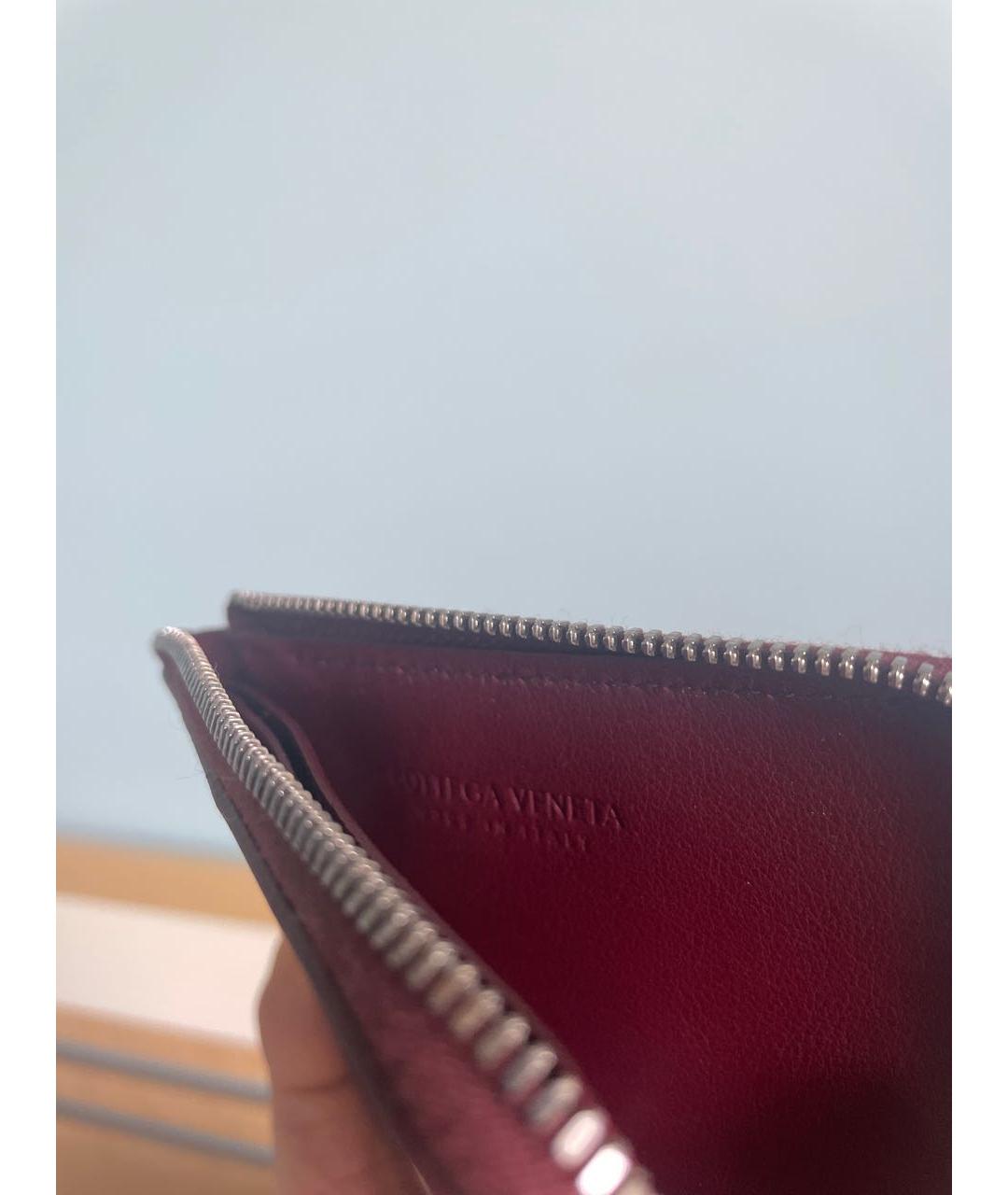 BOTTEGA VENETA Бордовый кожаный кошелек, фото 3