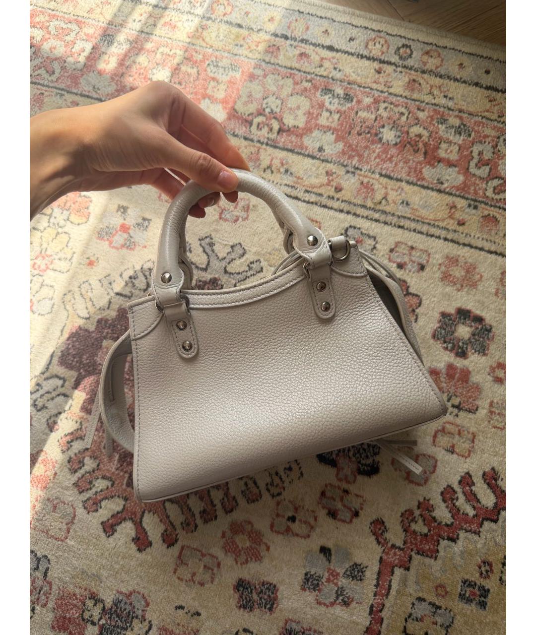 BALENCIAGA Серая кожаная сумка с короткими ручками, фото 3