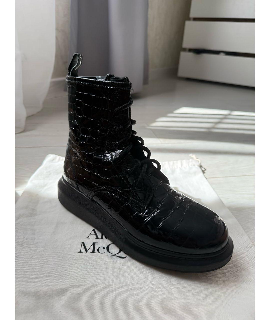 ALEXANDER MCQUEEN Черные ботинки из лакированной кожи, фото 2