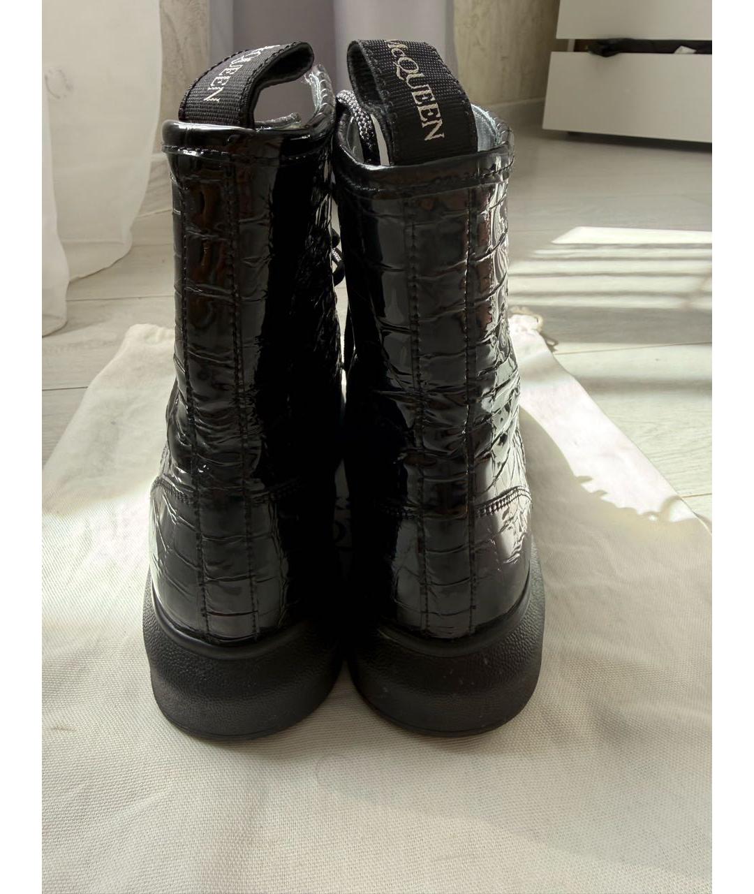 ALEXANDER MCQUEEN Черные ботинки из лакированной кожи, фото 8