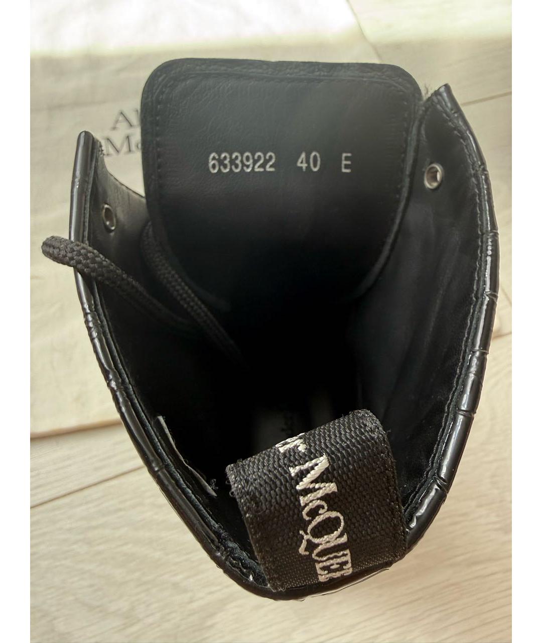 ALEXANDER MCQUEEN Черные ботинки из лакированной кожи, фото 5