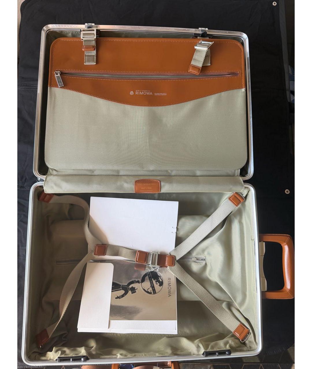 Rimowa Серебряный кожаный чемодан, фото 4