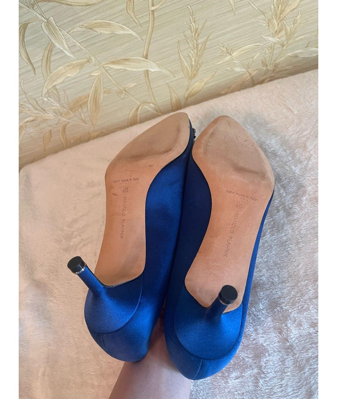 MANOLO BLAHNIK Синие текстильные лодочки на низком каблуке, фото 6