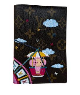 LOUIS VUITTON Обложка/футляр