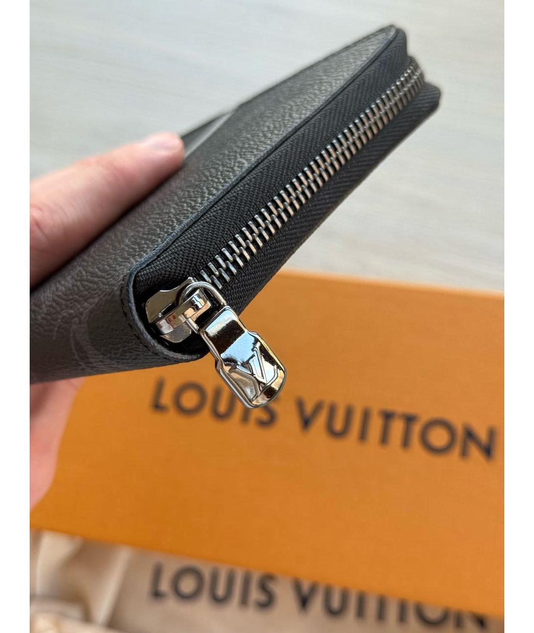 LOUIS VUITTON Черный кошелек из лакированной кожи, фото 3