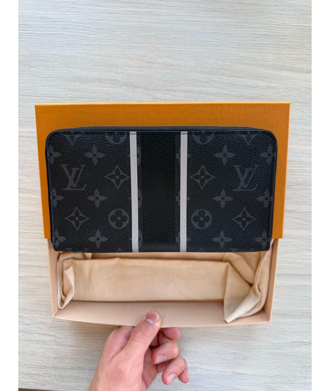 LOUIS VUITTON Черный кошелек из лакированной кожи, фото 9