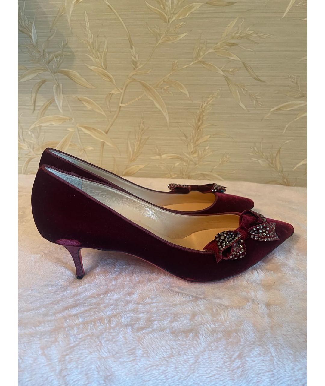 CHRISTIAN LOUBOUTIN Бордовые бархатные лодочки на низком каблуке, фото 7