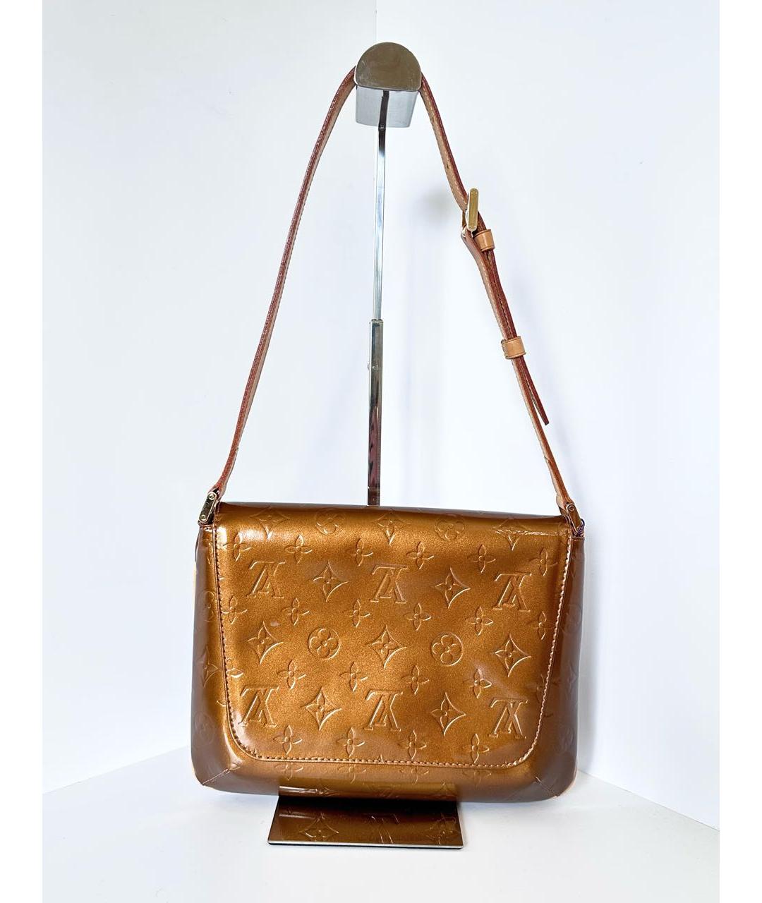 LOUIS VUITTON Коричневая сумка через плечо из лакированной кожи, фото 3