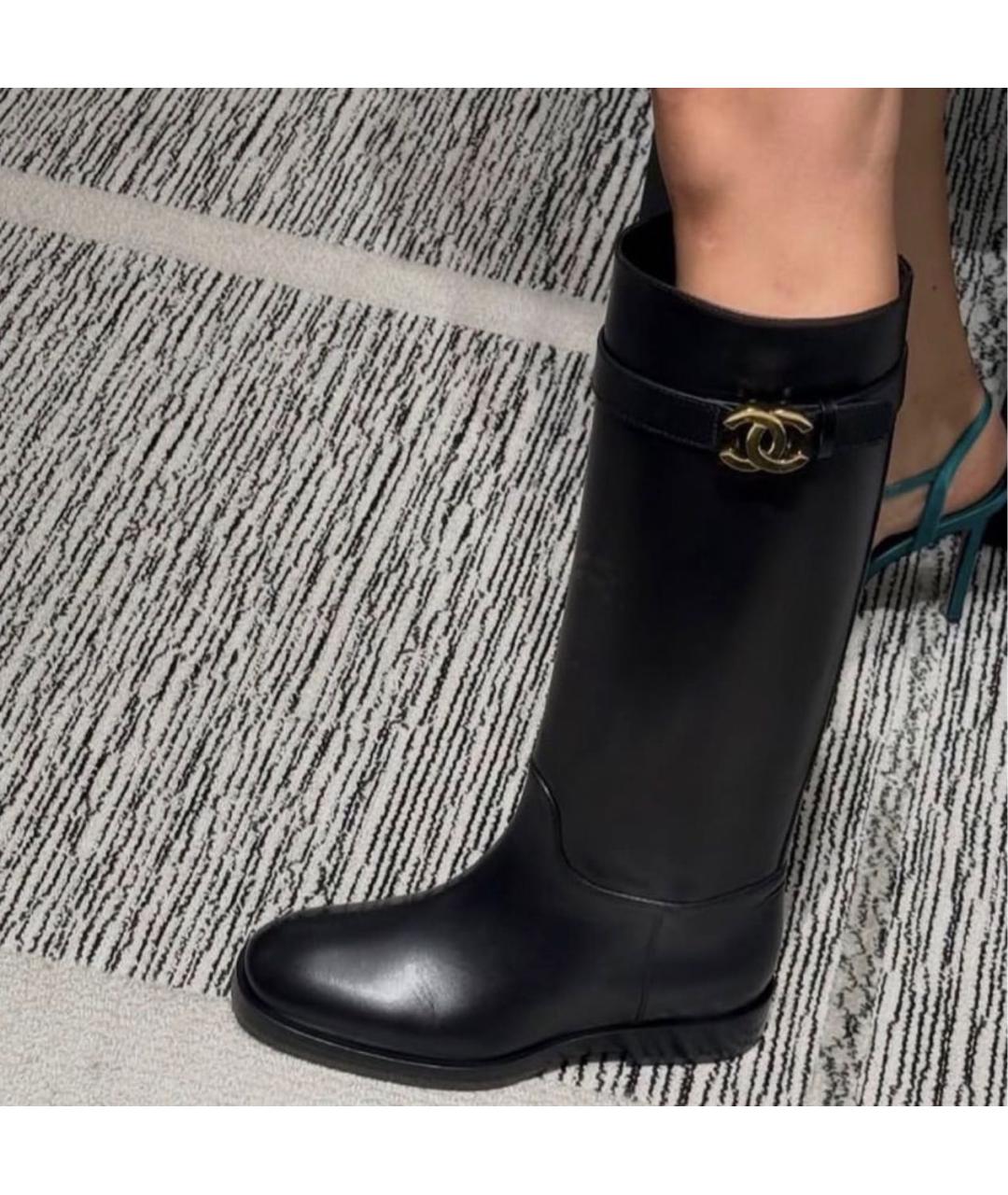 CHANEL Черные кожаные сапоги, фото 4