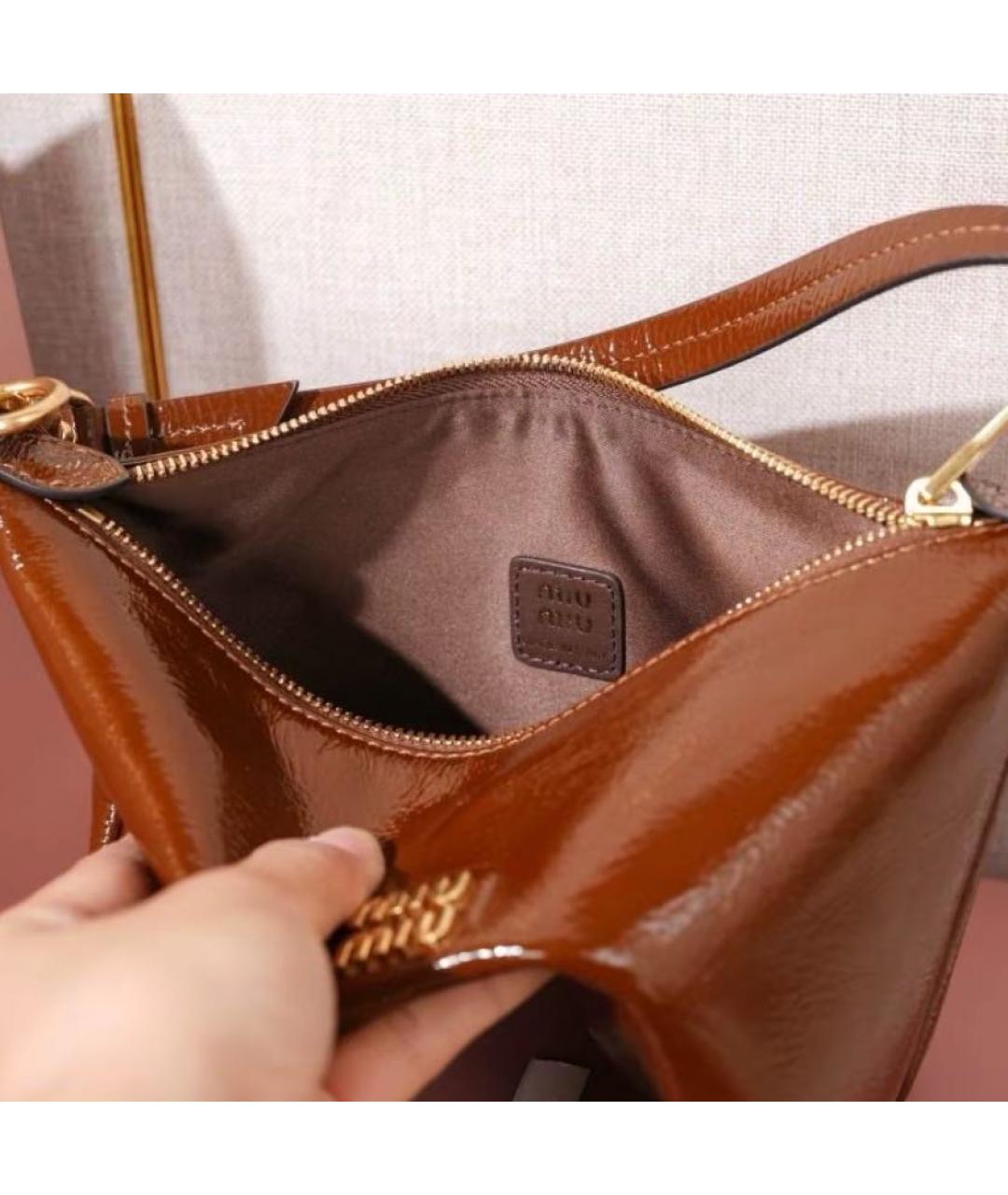 MIU MIU Коричневая кожаная сумка с короткими ручками, фото 7