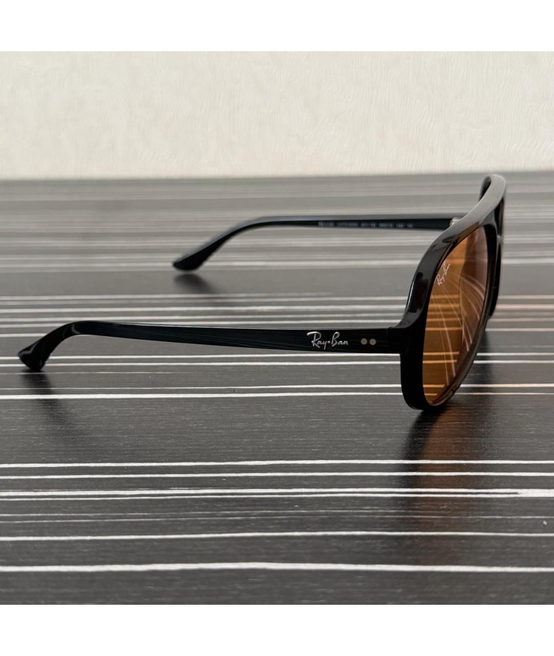 RAY BAN Черные пластиковые солнцезащитные очки, фото 2