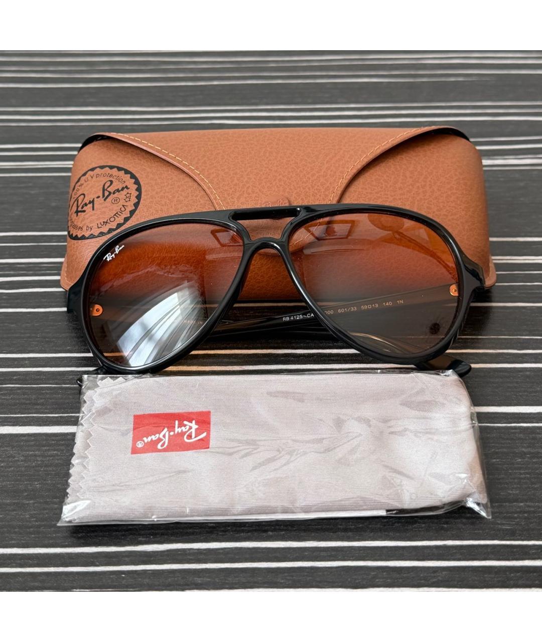 RAY BAN Черные пластиковые солнцезащитные очки, фото 4