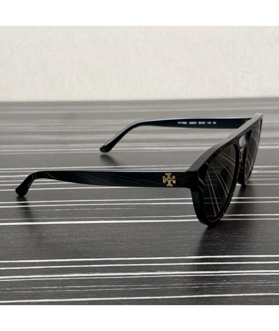 TORY BURCH Черные пластиковые солнцезащитные очки, фото 2