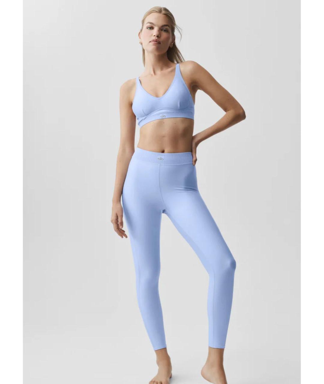 ALO YOGA Голубые полиэстеровые спортивные брюки и шорты, фото 2