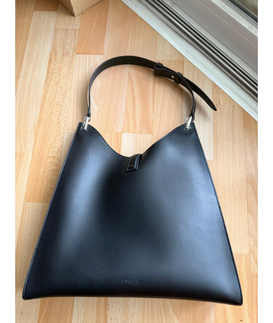 FURLA Черная кожаная сумка с короткими ручками, фото 3