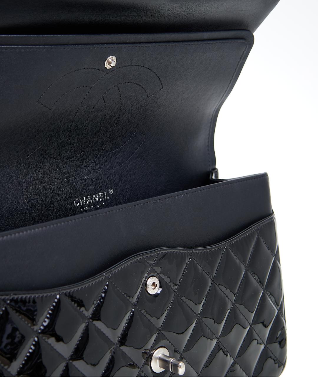 CHANEL Черная сумка через плечо из лакированной кожи, фото 5