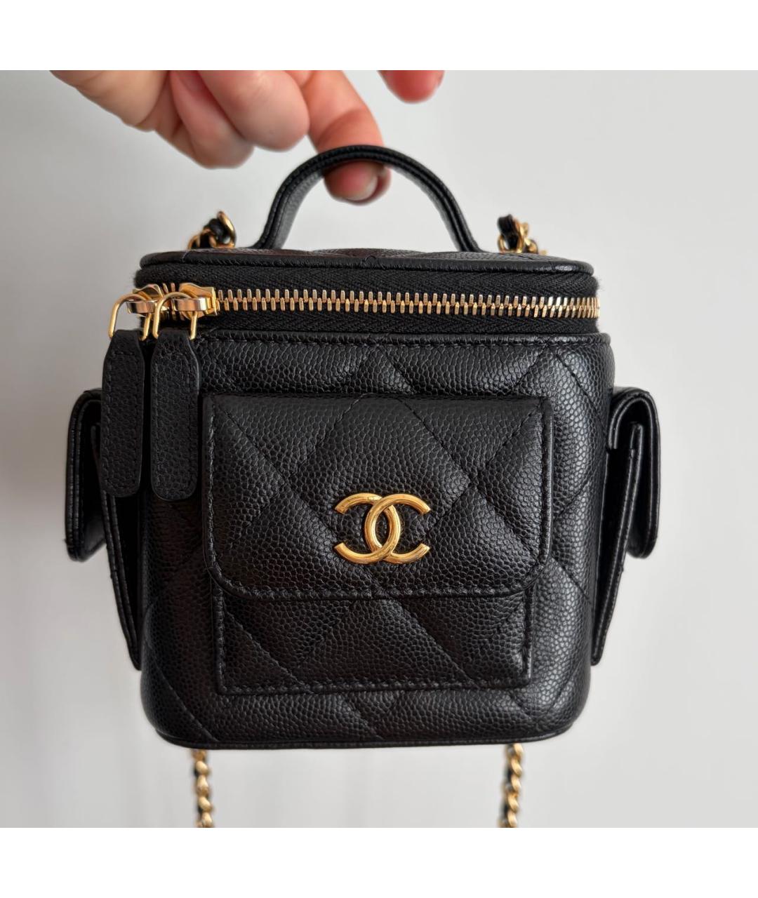 CHANEL Черная кожаная сумка с короткими ручками, фото 9