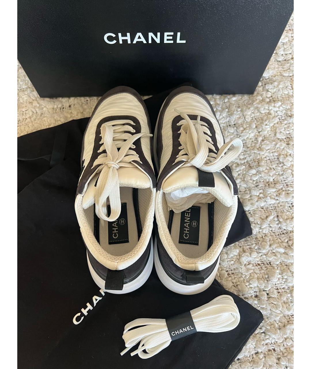 CHANEL Белые кожаные кроссовки, фото 3