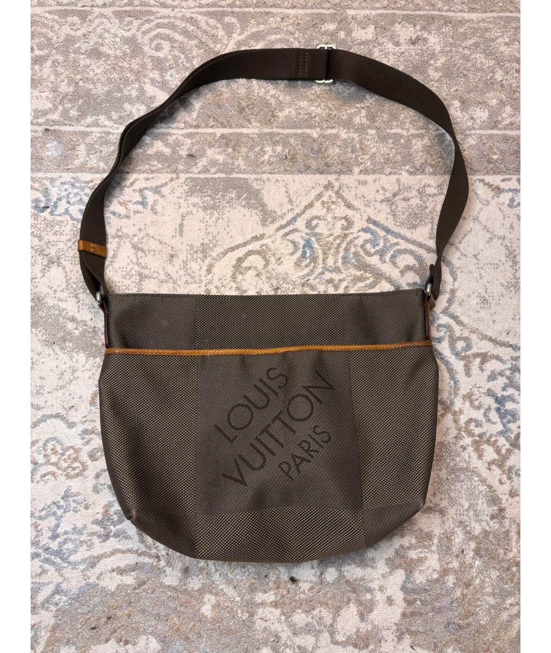 LOUIS VUITTON Коричневая нейлоновая сумка на плечо, фото 5