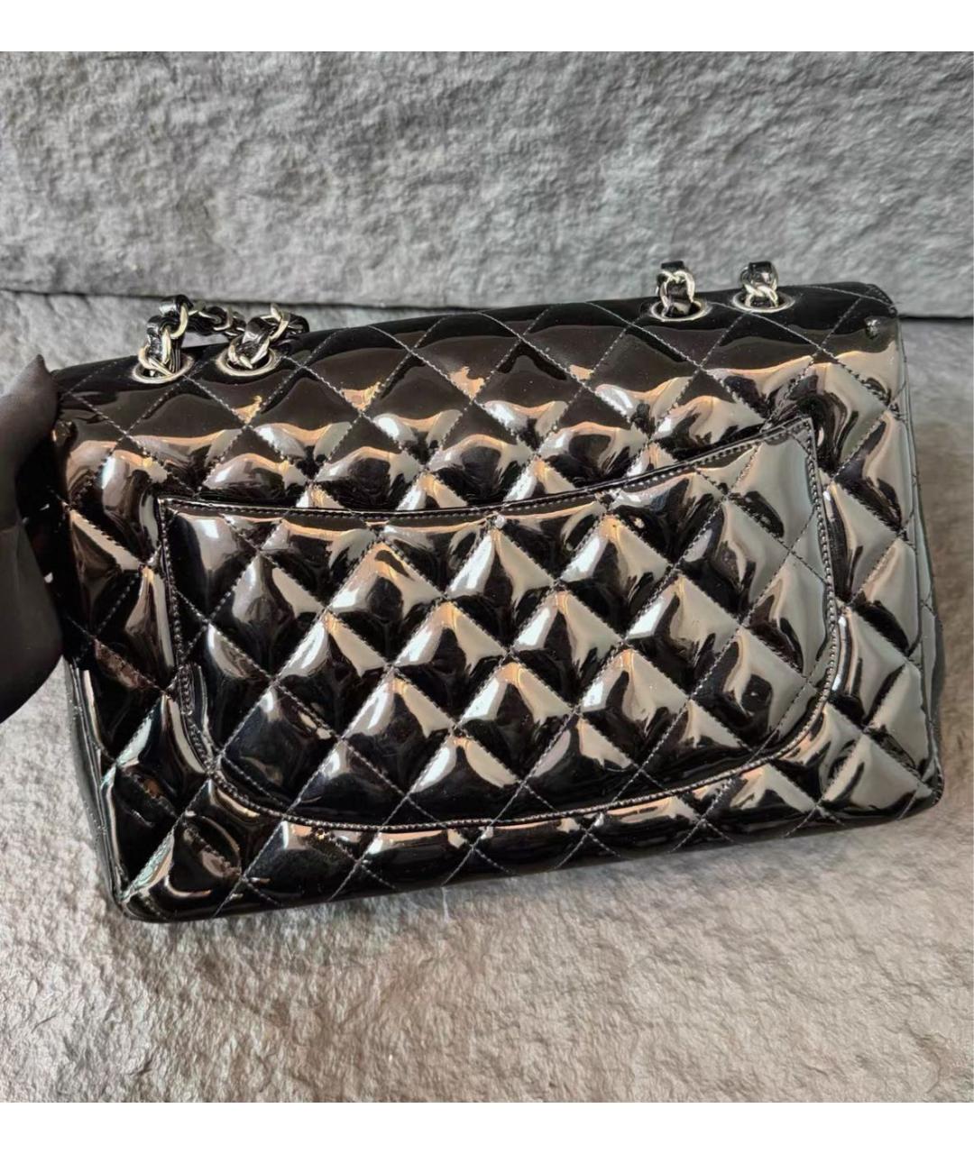 CHANEL Черная сумка через плечо из лакированной кожи, фото 2