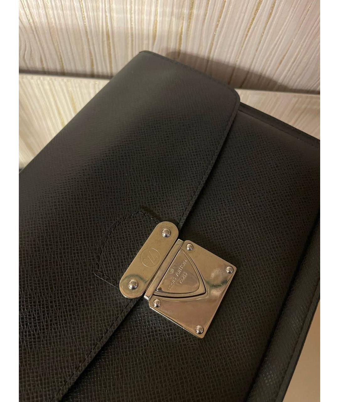LOUIS VUITTON Черная кожаная барсетка, фото 5