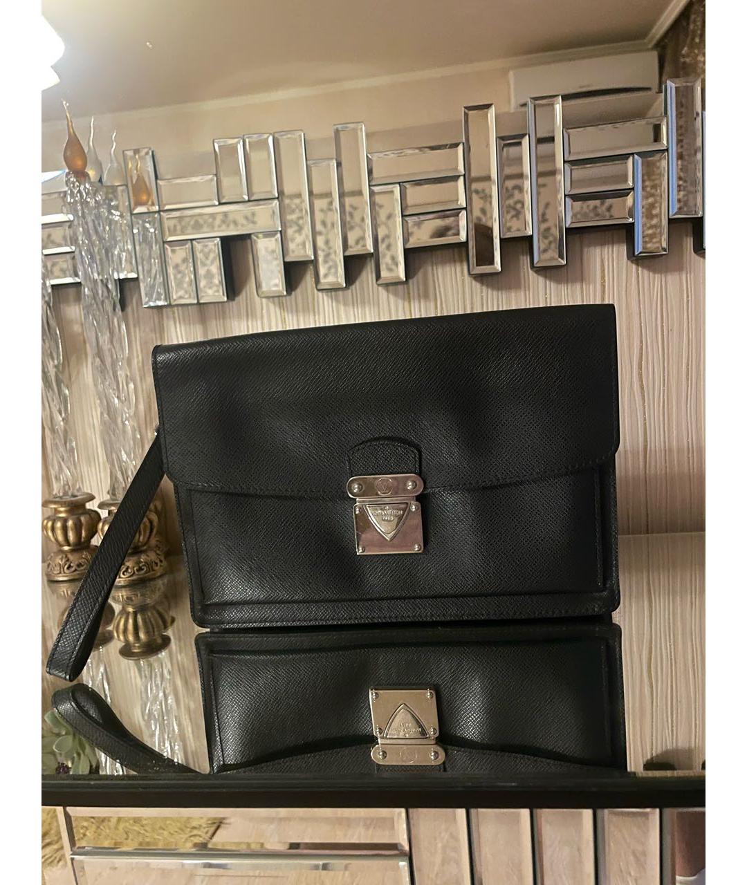 LOUIS VUITTON Черная кожаная барсетка, фото 2
