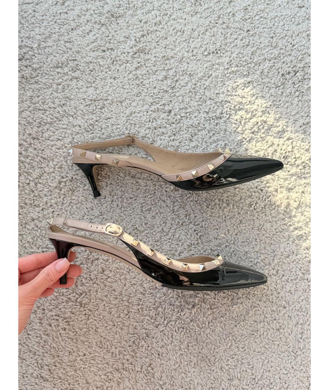 VALENTINO Черные лодочки на низком каблуке из лакированной кожи, фото 6